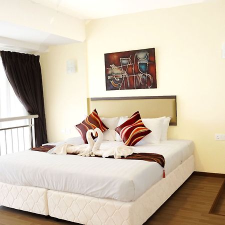 Gloria Swiss Apartment Melaka アイヤー・ケロ エクステリア 写真